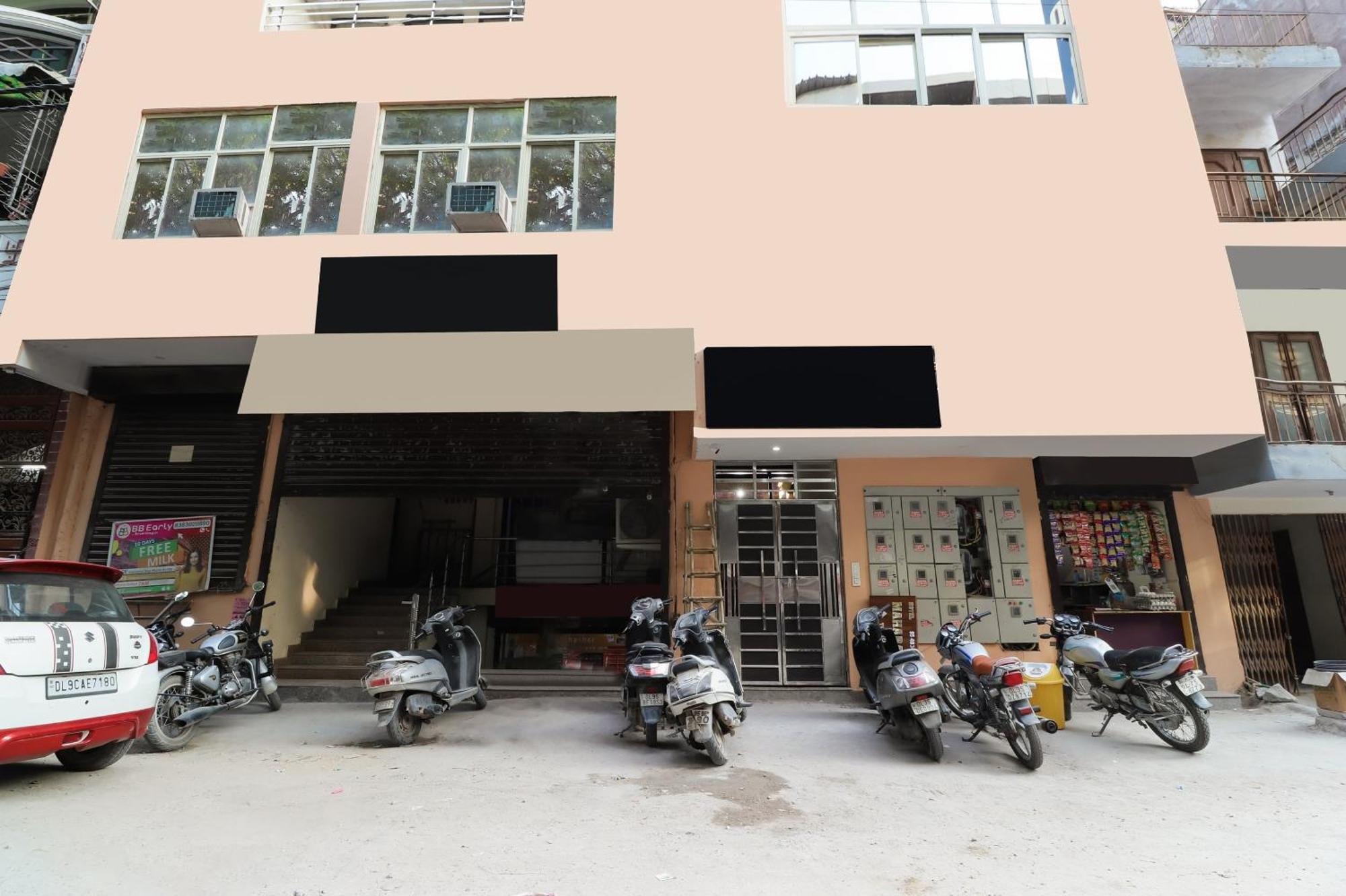 Oyo旗舰75893大君黄金酒店 新德里 外观 照片